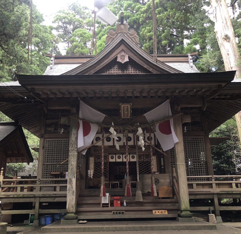 幣立神宮の本殿
