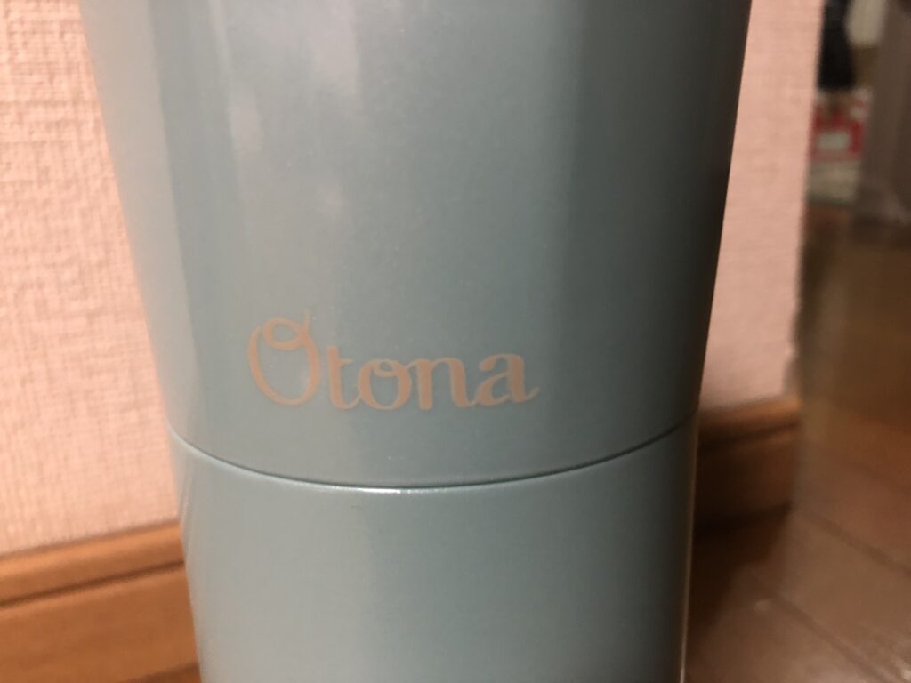 otonaの文字写真